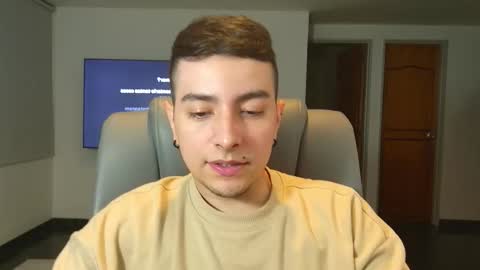 Snapshot of jhoan_saenz chatting on 24, 10, 2025 Jhoan Saenz online show from 24, 10, 2025