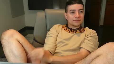 Snapshot of jhoan_saenz chatting on 28, 10, 2025 Jhoan Saenz online show from 28, 10, 2025