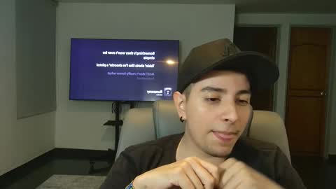 Snapshot of jhoan_saenz chatting on 29, 10, 2025 Jhoan Saenz online show from 29, 10, 2025