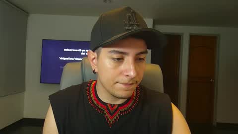 Snapshot of jhoan_saenz chatting on 30, 10, 2025 Jhoan Saenz online show from 30, 10, 2025