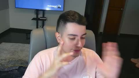 Snapshot of jhoan_saenz chatting on 6, 11, 2025 Jhoan Saenz online show from 6, 11, 2025