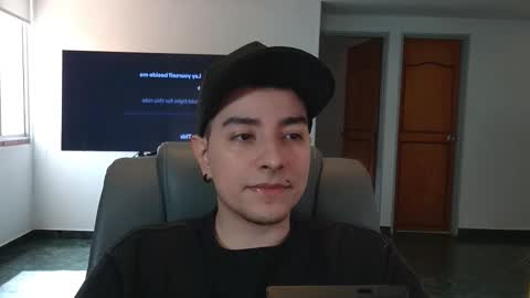 Snapshot of jhoan_saenz chatting on 8, 11, 2025 Jhoan Saenz online show from 8, 11, 2025