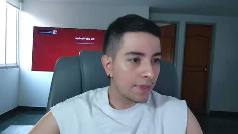 Snapshot of jhoan_saenz chatting on 9, 11, 2025 Jhoan Saenz online show from 9, 11, 2025