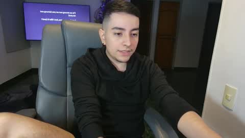 Snapshot of jhoan_saenz chatting on 19, 11, 2025 Jhoan Saenz online show from 19, 11, 2025