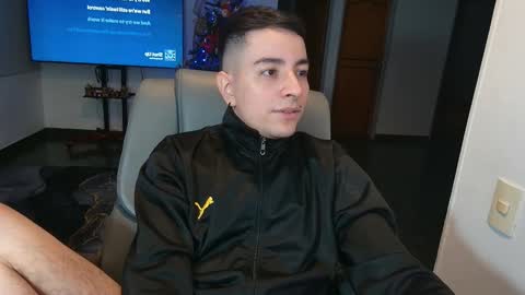 Snapshot of jhoan_saenz chatting on 19, 11, 2025 Jhoan Saenz online show from 19, 11, 2025