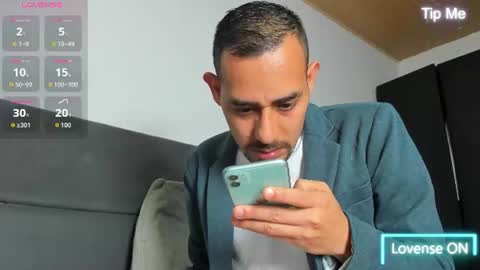 Jhony Alzate online show from 22, 6, 2026