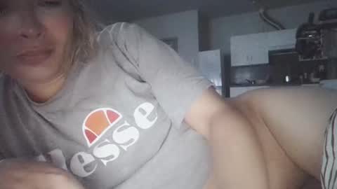 Snapshot of jhopeftw chatting on 7, 10, 2025 Anya online show from 7, 10, 2025