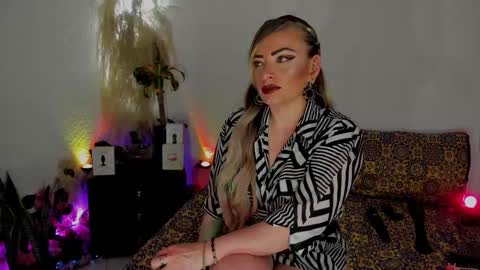 jianilnescoth online show from 11, 9, 2025