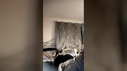 Snapshot of jiggly_jessie chatting on 2, 2, 2026 Jiggly Jessie online show from 2, 2, 2026