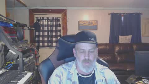Snapshot of jimdachin420 chatting on 5, 3, 2025 jimmy mac online show from 5, 3, 2025