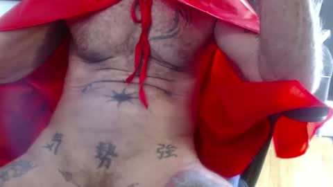 Snapshot of jimshard7x6 chatting on 19, 10, 2025 cock model  bathing suit model online show from 19, 10, 2025