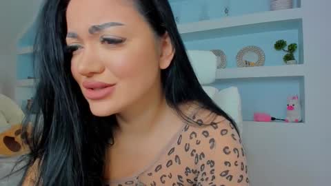 Snapshot of jisselle chatting on 8, 10, 2025 Juliee online show from 8, 10, 2025