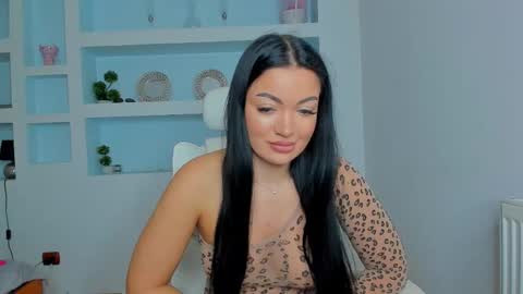 Snapshot of jisselle chatting on 21, 10, 2025 Juliee online show from 21, 10, 2025