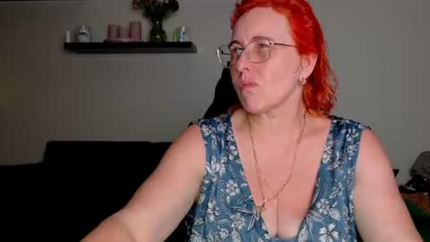 Snapshot of joannaandneighbour chatting on 5, 7, 2026 Joanna and Greg online show from 5, 7, 2026