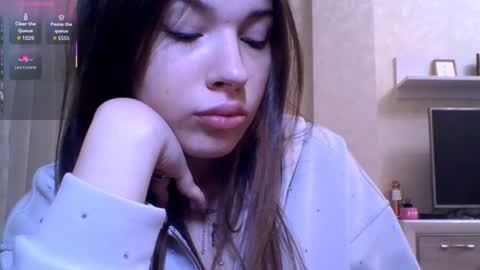 Jennifer online show from 29, 3, 2026