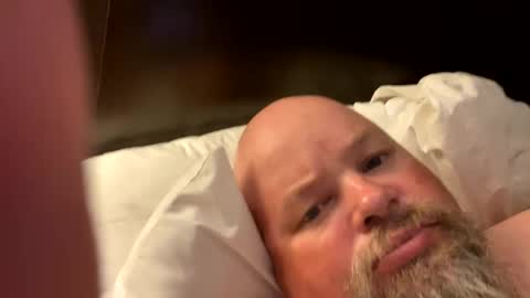 Snapshot of john40a chatting on 11, 3, 2025 John online show from 11, 3, 2025