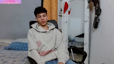 john_ssnow29 online show from 29, 1, 2025