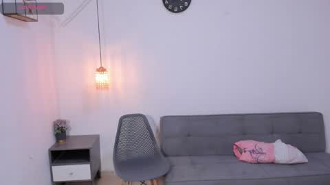 john_ssnow29 online show from 7, 4, 2026