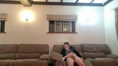 johnathan_stuart33 online show from 7, 6, 2026