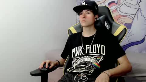 Snapshot of johnny_cagee chatting on 17, 1, 2025 johnny_cagee online show from 17, 1, 2025