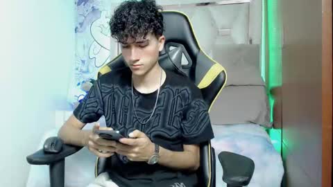 Snapshot of johnny_cagee chatting on 26, 10, 2025 johnny_cagee online show from 26, 10, 2025