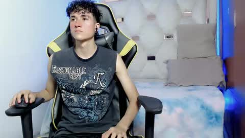 Snapshot of johnny_cagee chatting on 27, 10, 2025 johnny_cagee online show from 27, 10, 2025