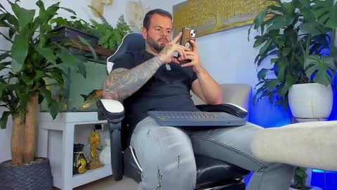 JOHNNY online show from 10, 5, 2026