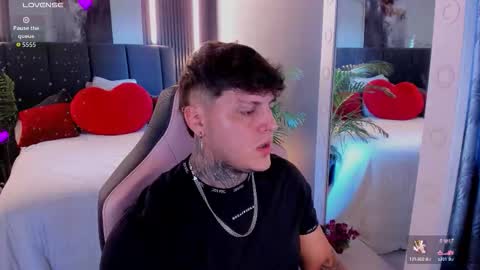 Snapshot of johny_multicum chatting on 9, 9, 2025 Johny online show from 9, 9, 2025