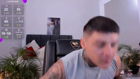 Snapshot of johny_multicum chatting on 29, 10, 2025 Johny online show from 29, 10, 2025