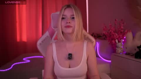 Snapshot of joicequeen chatting on 8, 5, 2026 Paula online show from 8, 5, 2026