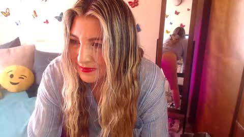 Jolie Mature online show from 16, 10, 2025