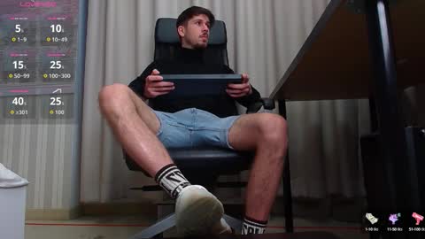 Snapshot of jonahshaw chatting on 29, 9, 2025 JonahShaw online show from 29, 9, 2025