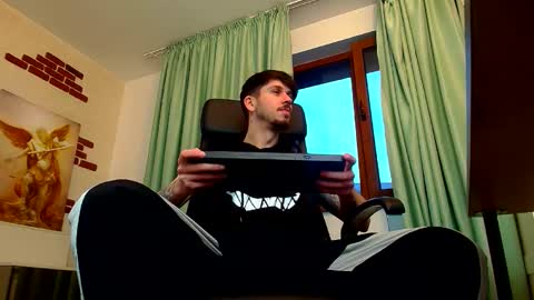 Snapshot of jonahshaw chatting on 30, 9, 2025 JonahShaw online show from 30, 9, 2025