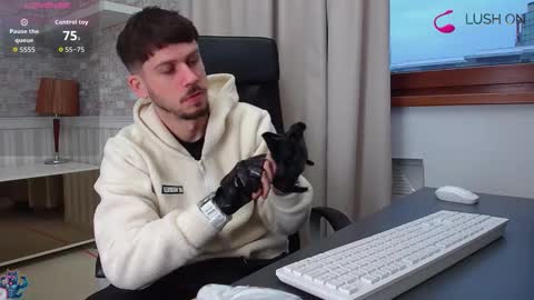Snapshot of jonahshaw chatting on 7, 10, 2025 JonahShaw online show from 7, 10, 2025
