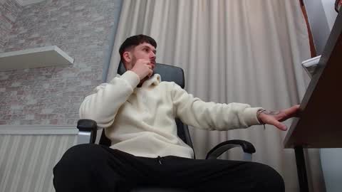 Snapshot of jonahshaw chatting on 11, 10, 2025 JonahShaw online show from 11, 10, 2025