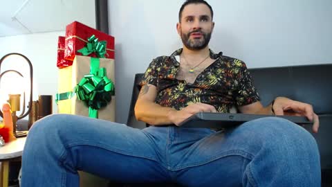  JONAS BEARD  online show from 30, 12, 2024