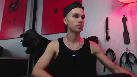 Snapshot of joseph__quinn chatting on 8, 3, 2025 Master Joseph online show from 8, 3, 2025