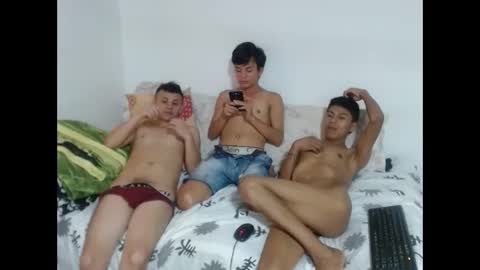 Snapshot of joseph_and_thomas chatting on 18, 2, 2025 thomas y joseph online show from 18, 2, 2025