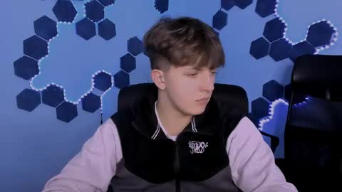 joseph_bear_ online show from 17, 4, 2026