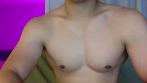 Snapshot of joshasian0713 chatting on 22, 10, 2025 joshasian0713 online show from 22, 10, 2025