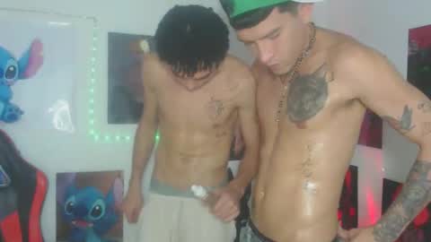 Snapshot of josue_linares chatting on 18, 11, 2025 josue_linares online show from 18, 11, 2025