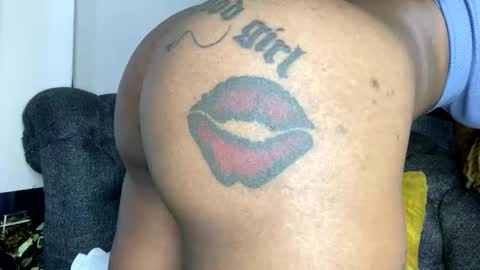 Butterflyass online show from 17, 11, 2025