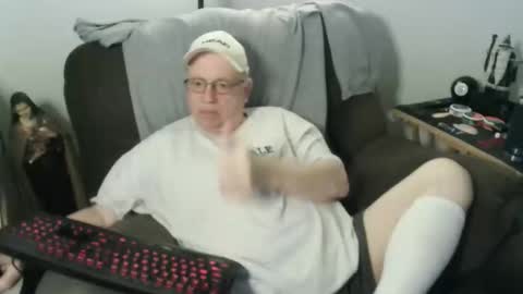 Snapshot of jpmel99 chatting on 31, 10, 2025 jpmel99 online show from 31, 10, 2025