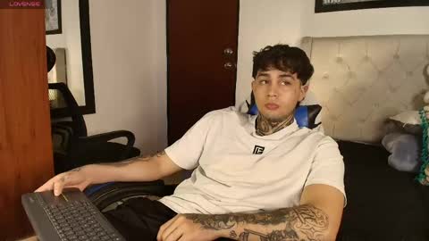 juan_alvarez18 online show from 3, 6, 2026