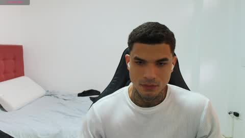 juan_gomez_1 online show from 25, 4, 2026
