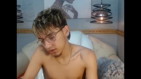 juan_saul1 online show from 3, 6, 2026