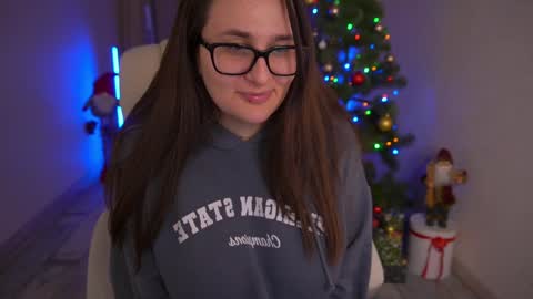 Snapshot of juicyberryy chatting on 4, 1, 2025 Milana online show from 4, 1, 2025