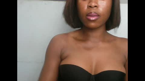 juicyyxboobs online show from 18, 5, 2026