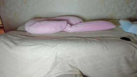 Snapshot of juisykitten chatting on 19, 10, 2025 Anna online show from 19, 10, 2025