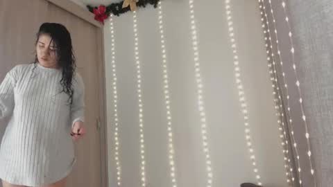 Juli Modelo Independiente online show from 6, 3, 2026